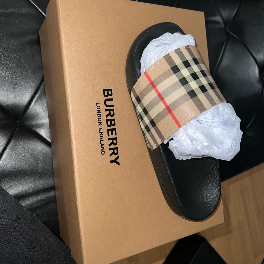 Burberry Vintage Check Slides Size 37 (US 7)